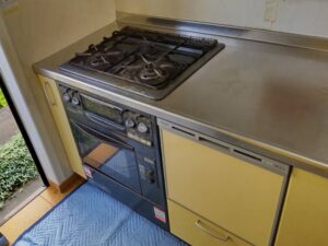 埼玉のキッチン取付け隊　ガスオーブンの取替　施工前